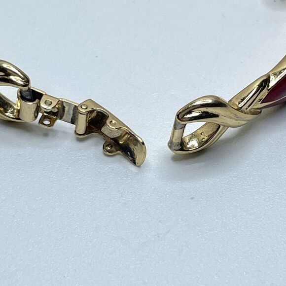 Trifari Vintage Gold Tone Red Enamel Link Bracelet Box Closure 7.5 in Stunning - Picture 8 of 9